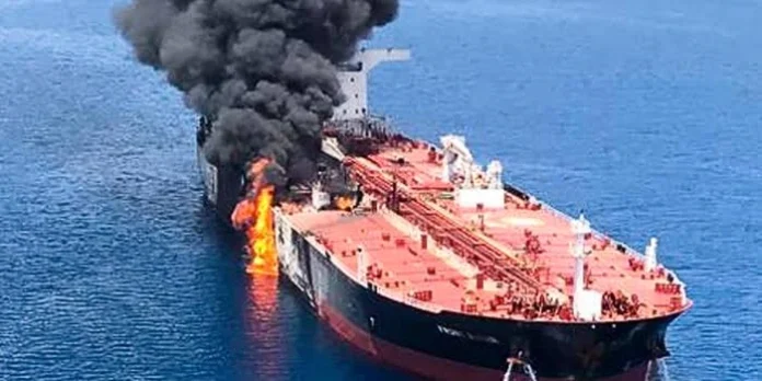 US malampusong miguba sa tulo ka oil tanker sa Iran