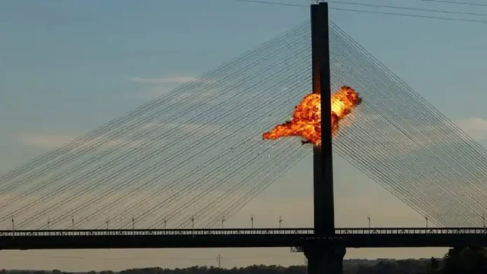 Northern Bridge sa Kyiv, naigo sa Russian drone samtang nagduaw si German Chancellor Merz